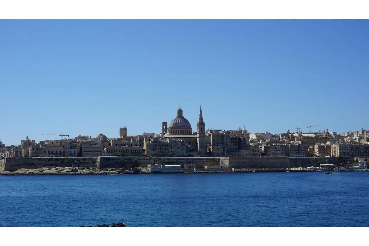 Modern Apart Heart Of Sliema Viani N1 And N4 - Happy Rentals